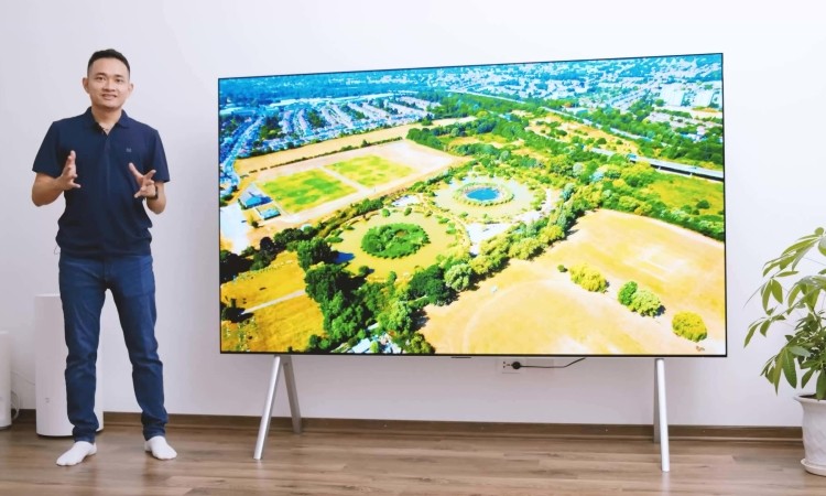 Trải nghiệm TV OLED lớn nhất thế giới giá 890 triệu đồng
