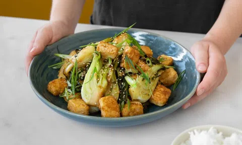 Món cải ngọt và đậu hũ chiên giòn cho mùa Vu Lan