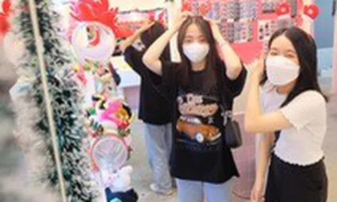 Sài Gòn lúc này, đâu đâu cũng thấy hàng Noel