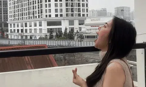 Quán cà phê Hà Nội gây sốt với view 'há miệng nuốt tàu'