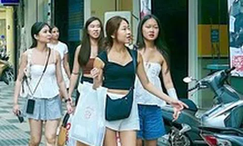 'Tour mua sắm thời trang Việt Nam' hút khách quốc tế